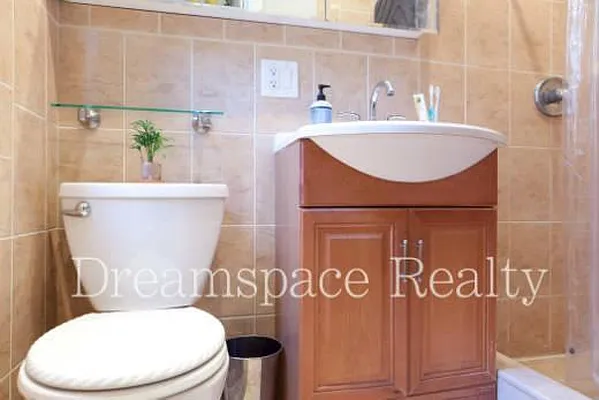 Rented by Dream Space Realty | media 34