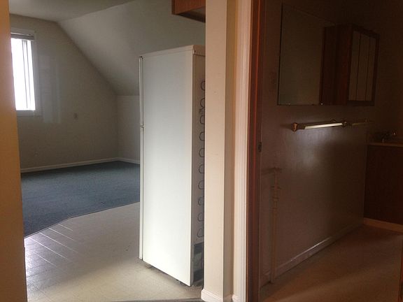 kitchen/bathroom entry ways