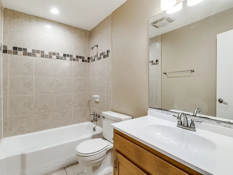 11353 Coral Hills Dr — Photo 8