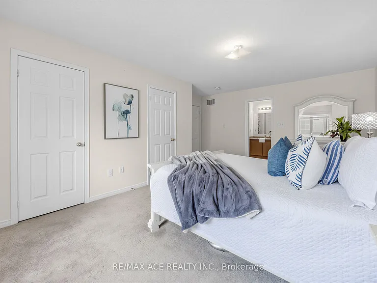 35 Turnerbury Ave — Photo 22