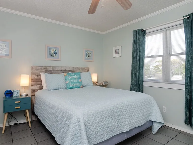 1004 Carolina Beach Ave S #B-4 — Photo 21