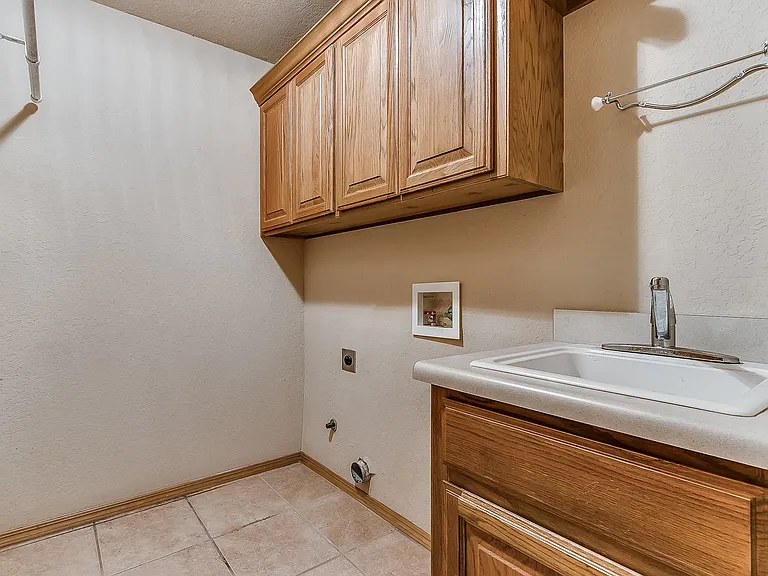 4008 Morningstar Dr — Photo 31