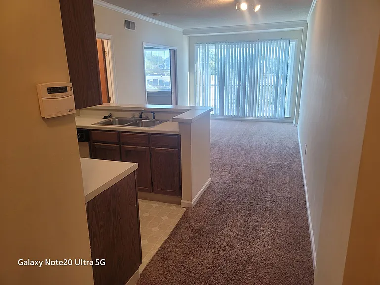 2009 Greene St #307 — Photo 2