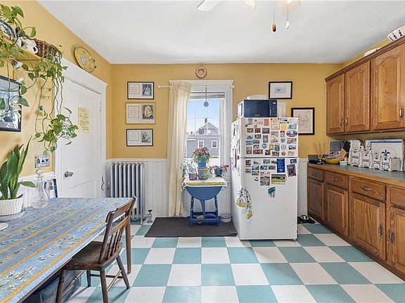 4th image of 153 4th St