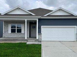 16816 Plum Dr, Urbandale, IA 50323