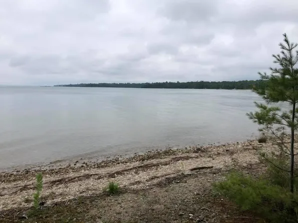2800645 E Huron Dr, Pointe Aux Pins, MI 49775