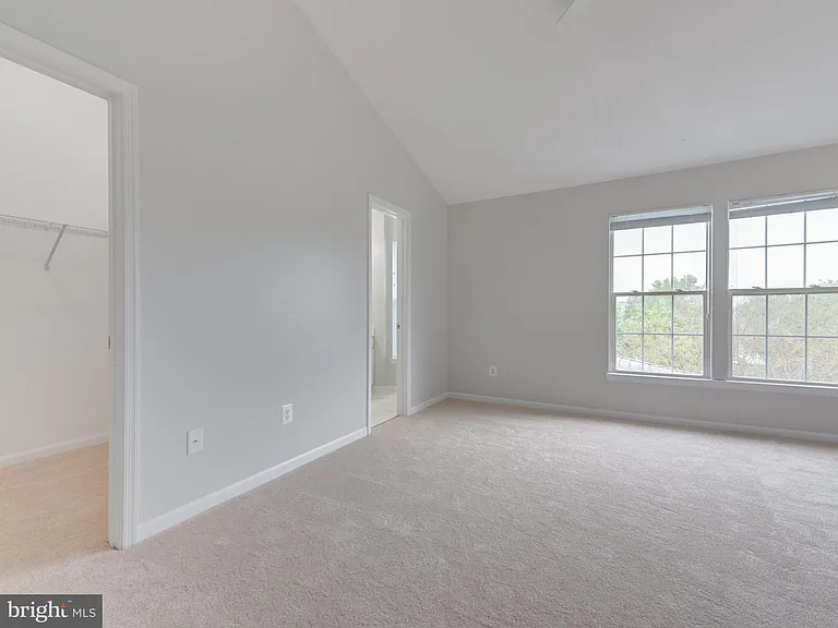 20362 Hartwell St — Photo 20
