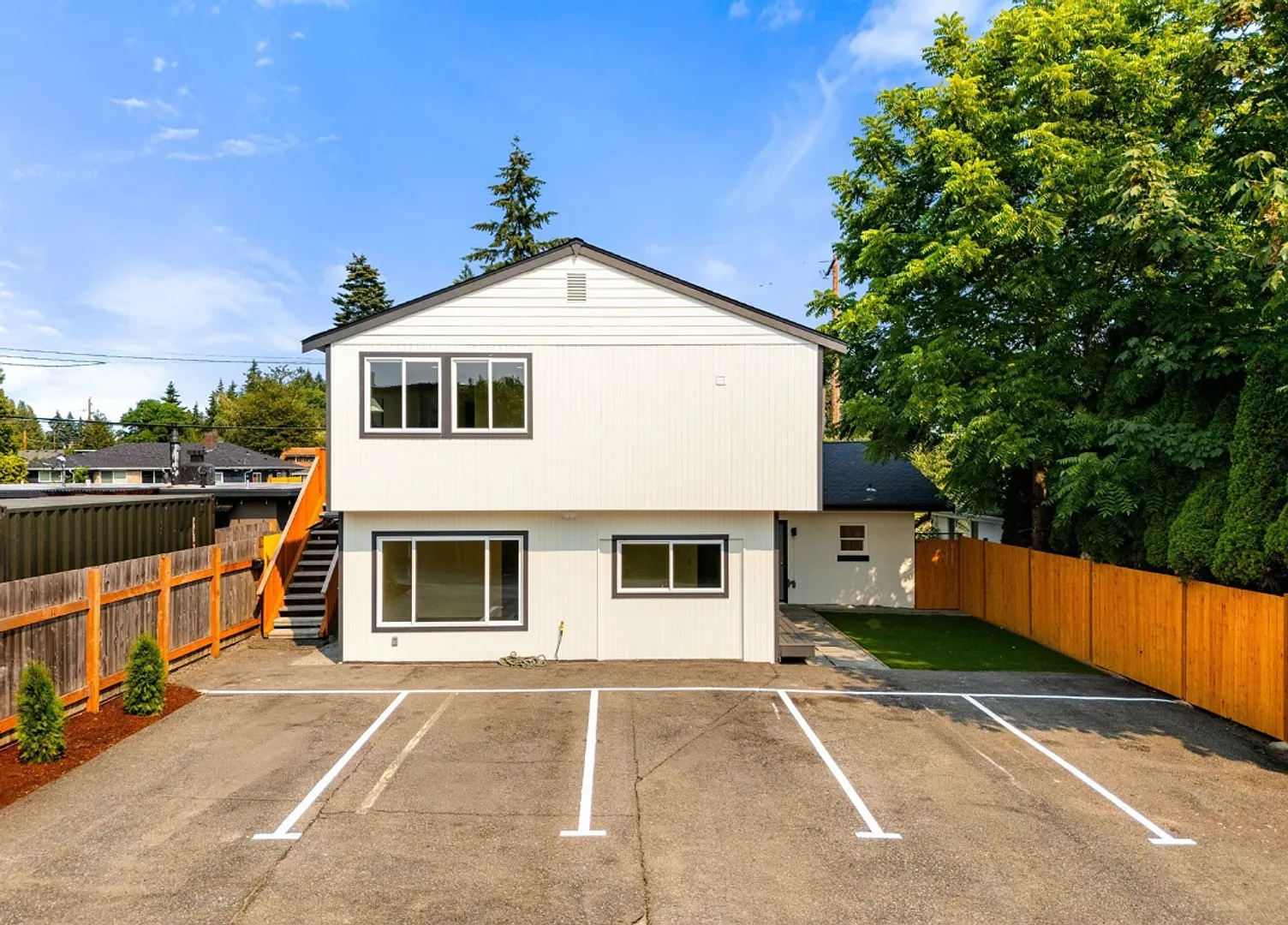 14643 8th Ave Sw — Photo 1