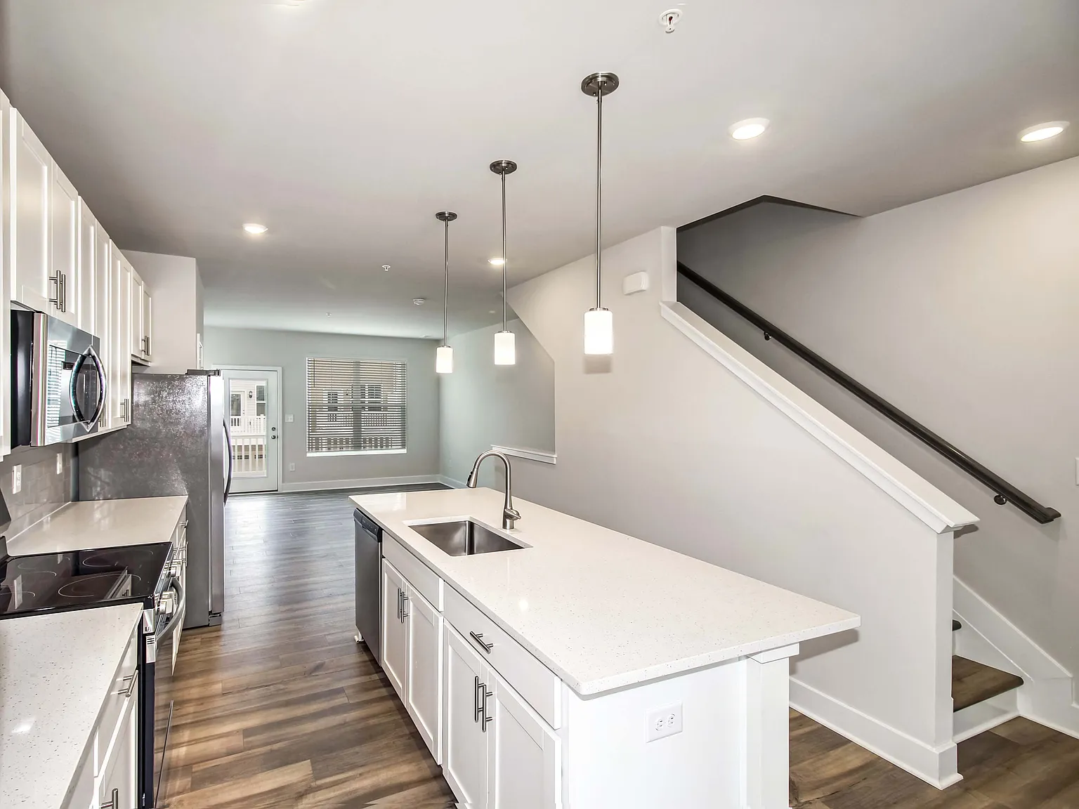 2 bed, 2.5 bath, 1530 sqft, $2,665 — Photo 3