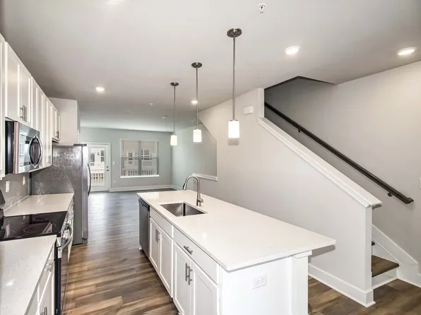 7584 Kemp Ln, Frederick, MD 21702