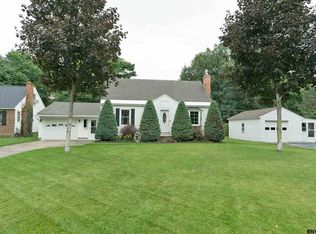10 Willow Ln, Glenville, NY 12302