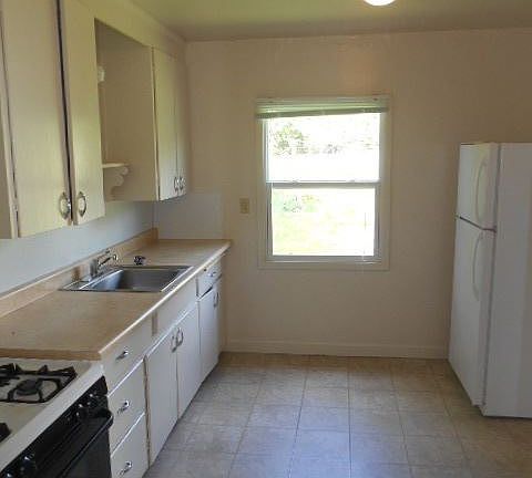 5th image of 53 Holly Hts