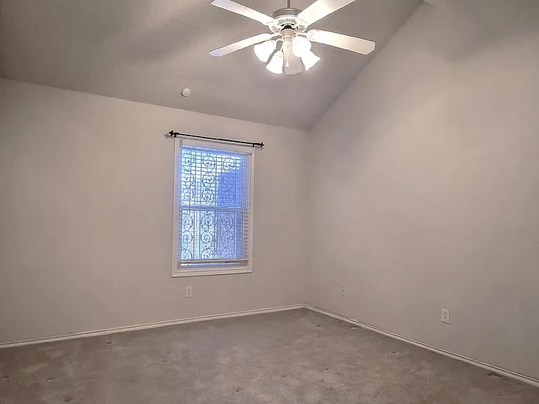 5704 York Ave — Photo 12