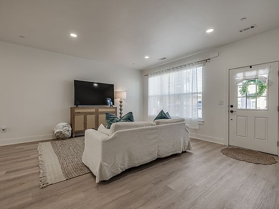 5th image of 1676 N Leverett Ave