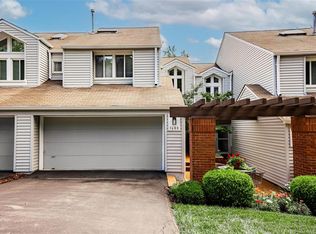 1688 Ridgeview Circle Dr, Ballwin, MO 63021