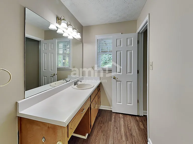 2835 Shane Dr — Photo 11