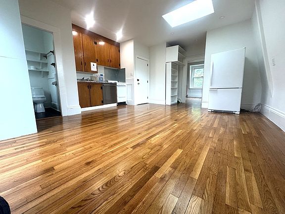 5th image of 308 Brookline St #5C