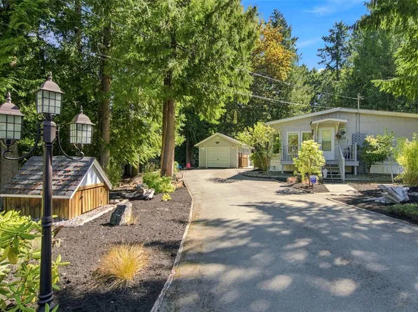 1115 Symons Cres, Nanaimo, BC V9K 1M8