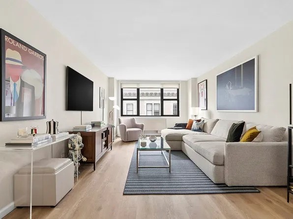 130 E 18th St APT 10V, New York, NY 10003