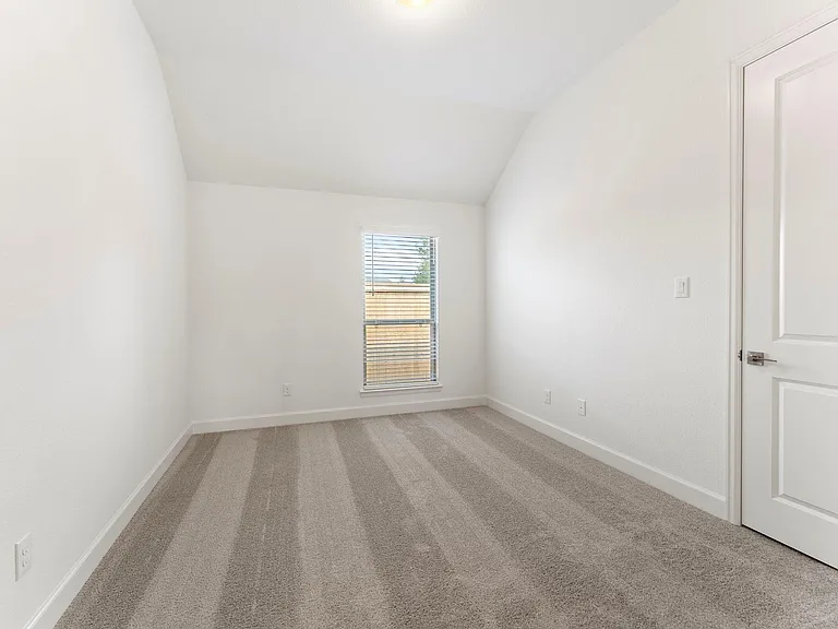 26545 Pioneer Pointe Ct — Photo 8
