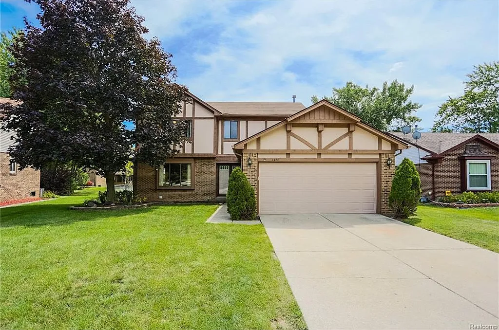 3 bed, 2.5 bath, 1800 sqft, $2,990 — Photo 1