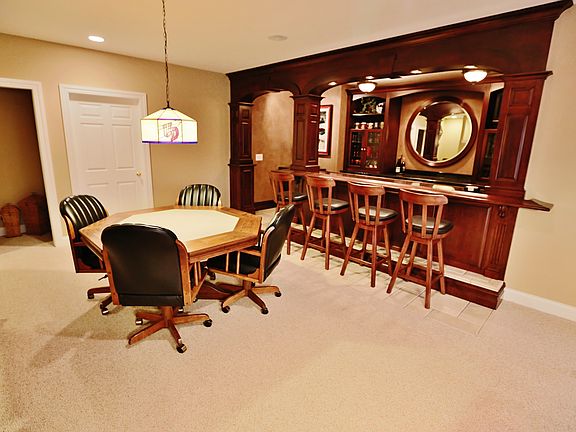 3rd image of 1524 Country Wood Dr