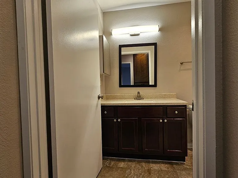 Del Mar Apartment Homes — Photo 23