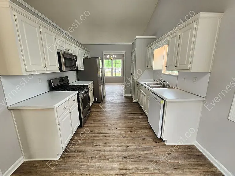 Building Photo - 285 Ashland Manor Dr