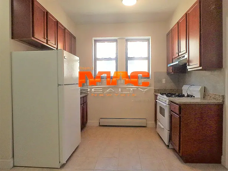 2242 27th St #1R — Photo 5