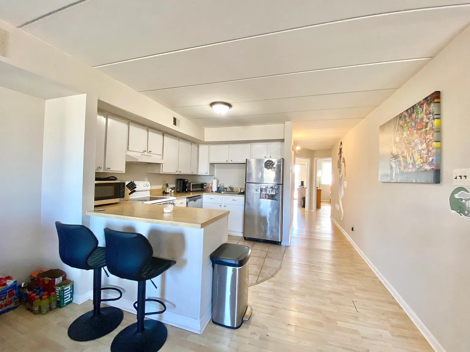 2 bed, 1.0 bath, 2310 sqft, $1,765 — Photo 2
