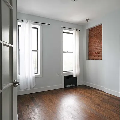 Rented by Nooklyn NYC LLC | media 18