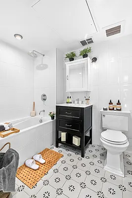 Rented by Compass | media 7