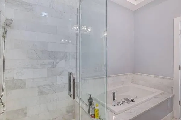 3804 S Indiana Ave — Photo 5