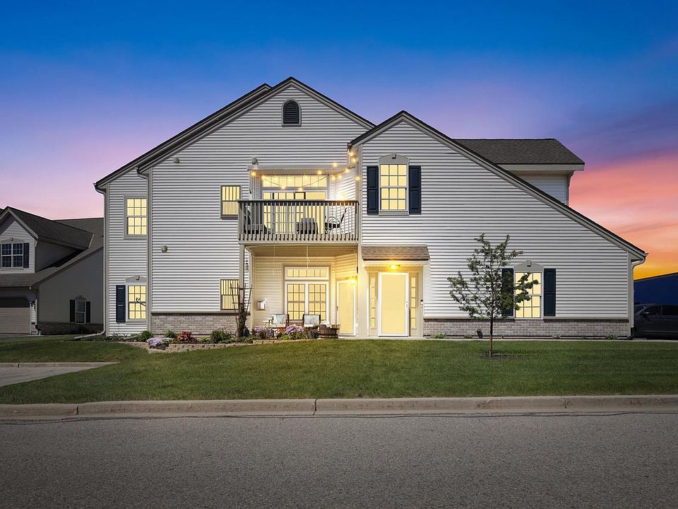 1st image of 1070 Bedford COURT #201