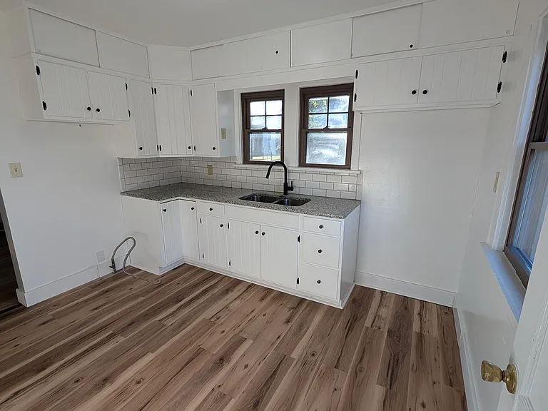 107 Court Dr — Photo 15