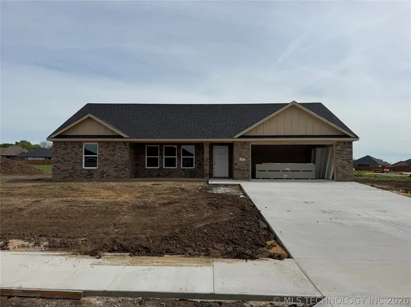 3114 Secretariat St, Durant, OK 74701