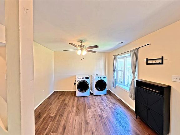 3rd image of 4981 Rugby Rd