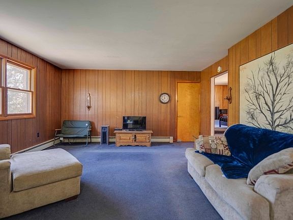 4th image of 7 Charles Rd