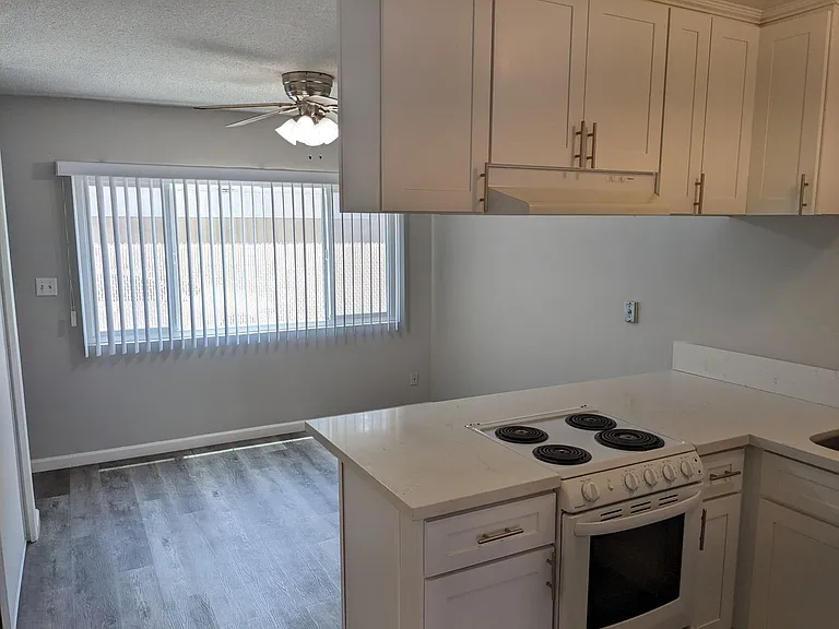 2758 Orange Ave — Photo 5
