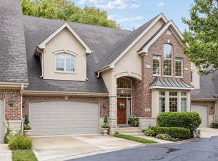 411 Skipping Stone Ln #411, Hinsdale, IL 60521