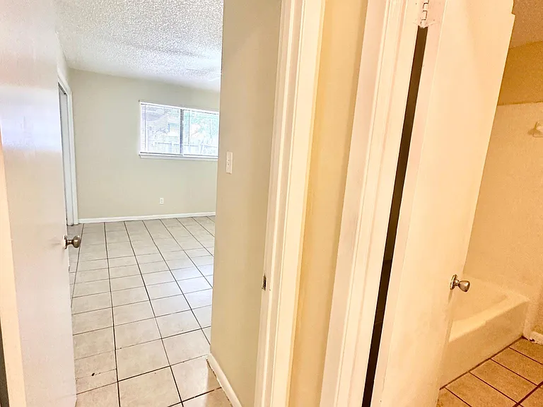 207 W William Cannon Dr #B — Photo 17