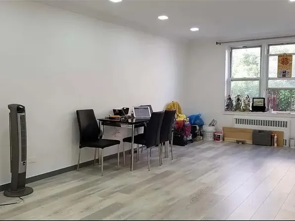 1350 East 5th Street image 7 of 15