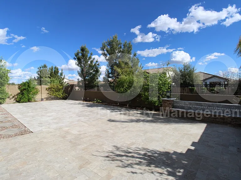 1863 E Canyon Way — Photo 26