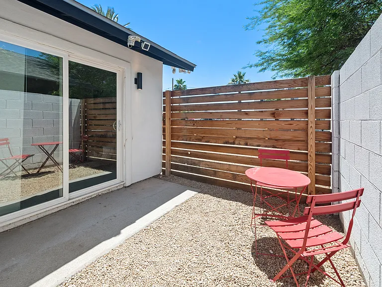 1110 E Polk St #1 — Photo 15