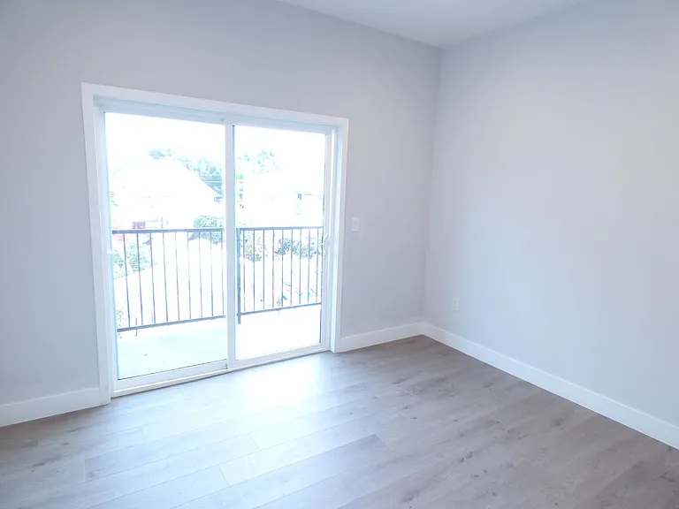 1258 N Hobart Blvd — Photo 17