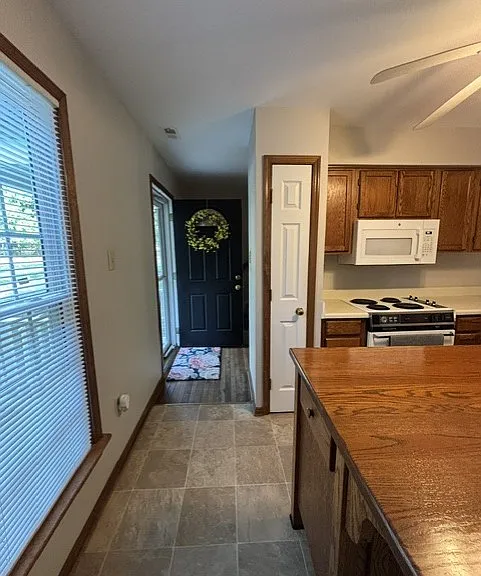 14604 Mill Spring Dr — Photo 3