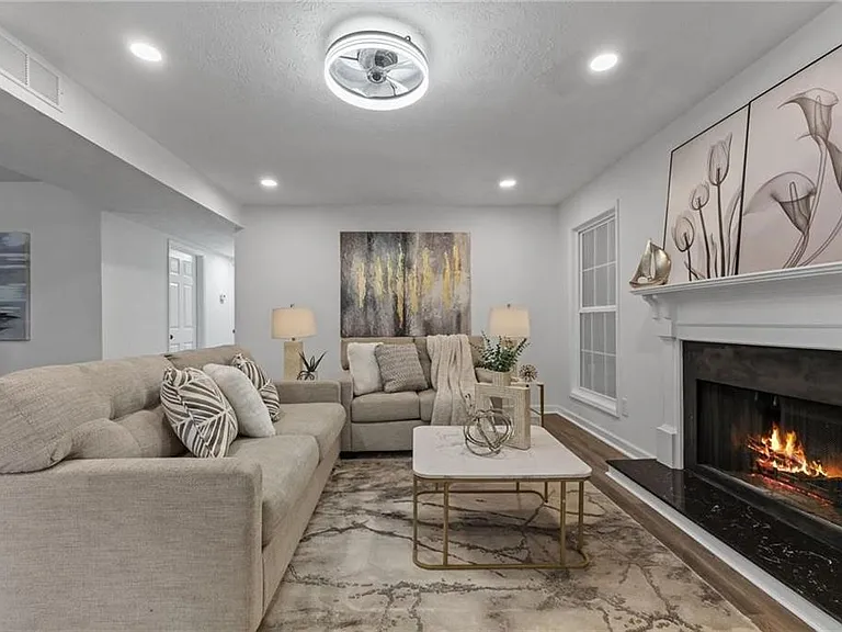 9404 Cypress Ln — Photo 9
