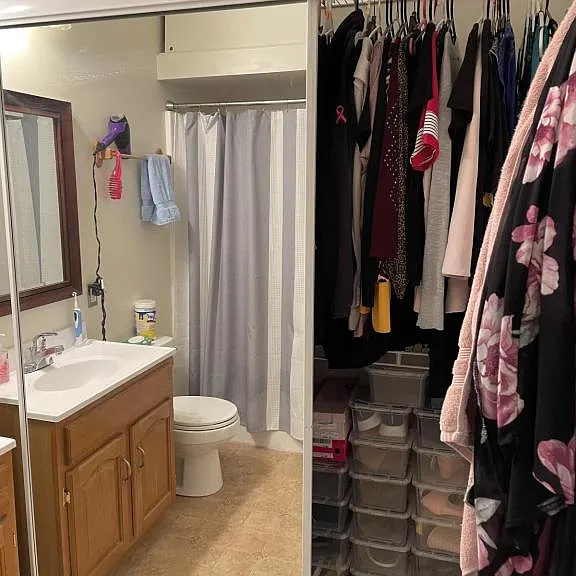 706 Canterbury Dr #H — Photo 8