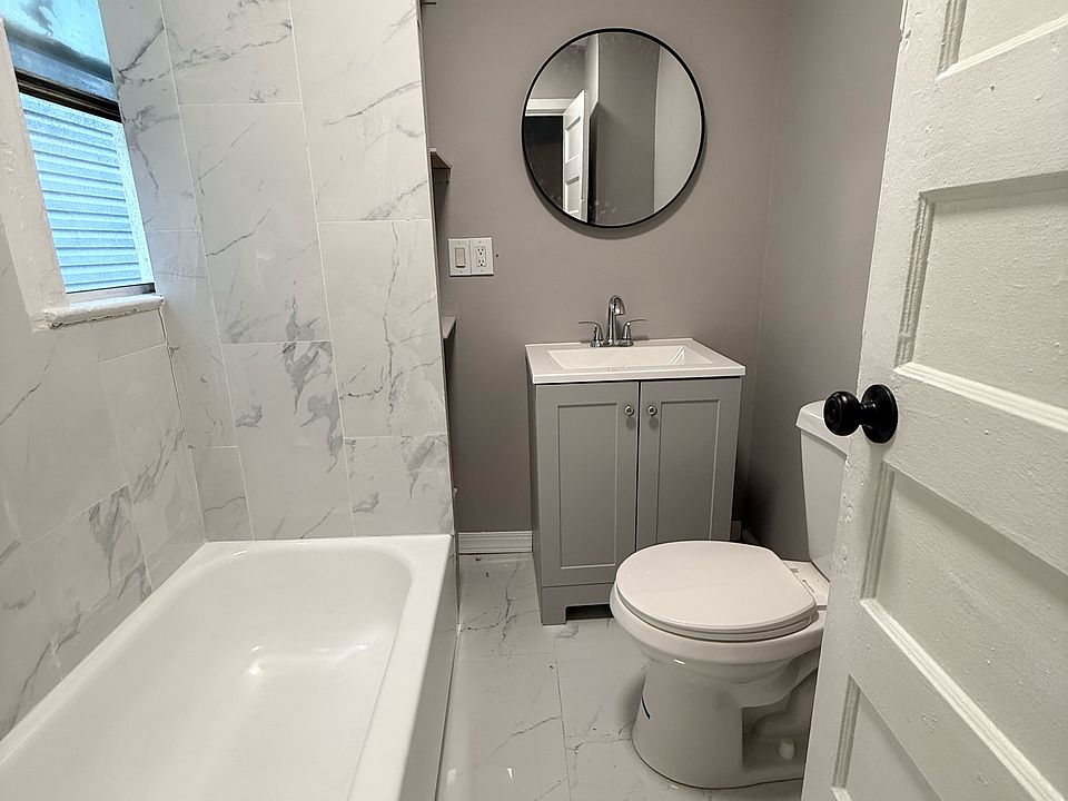1st image of 144 Wakeman Ave #2L