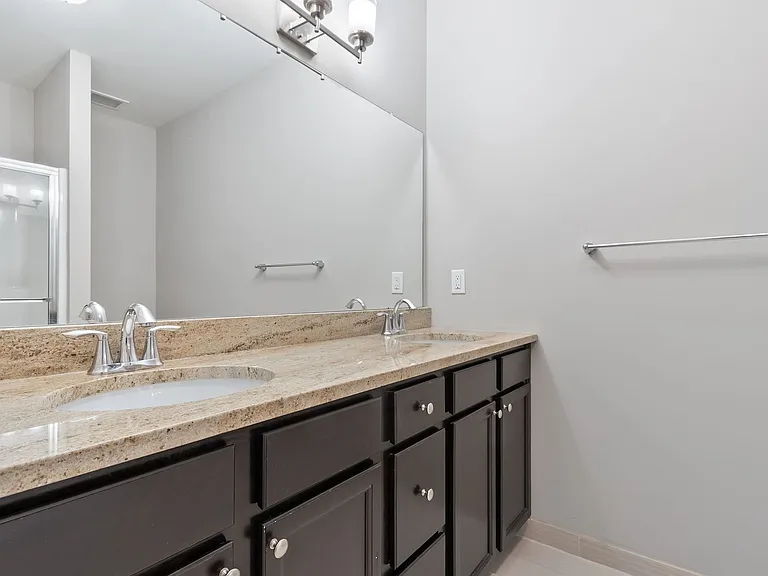 Essex Chase Apartments — Photo 53